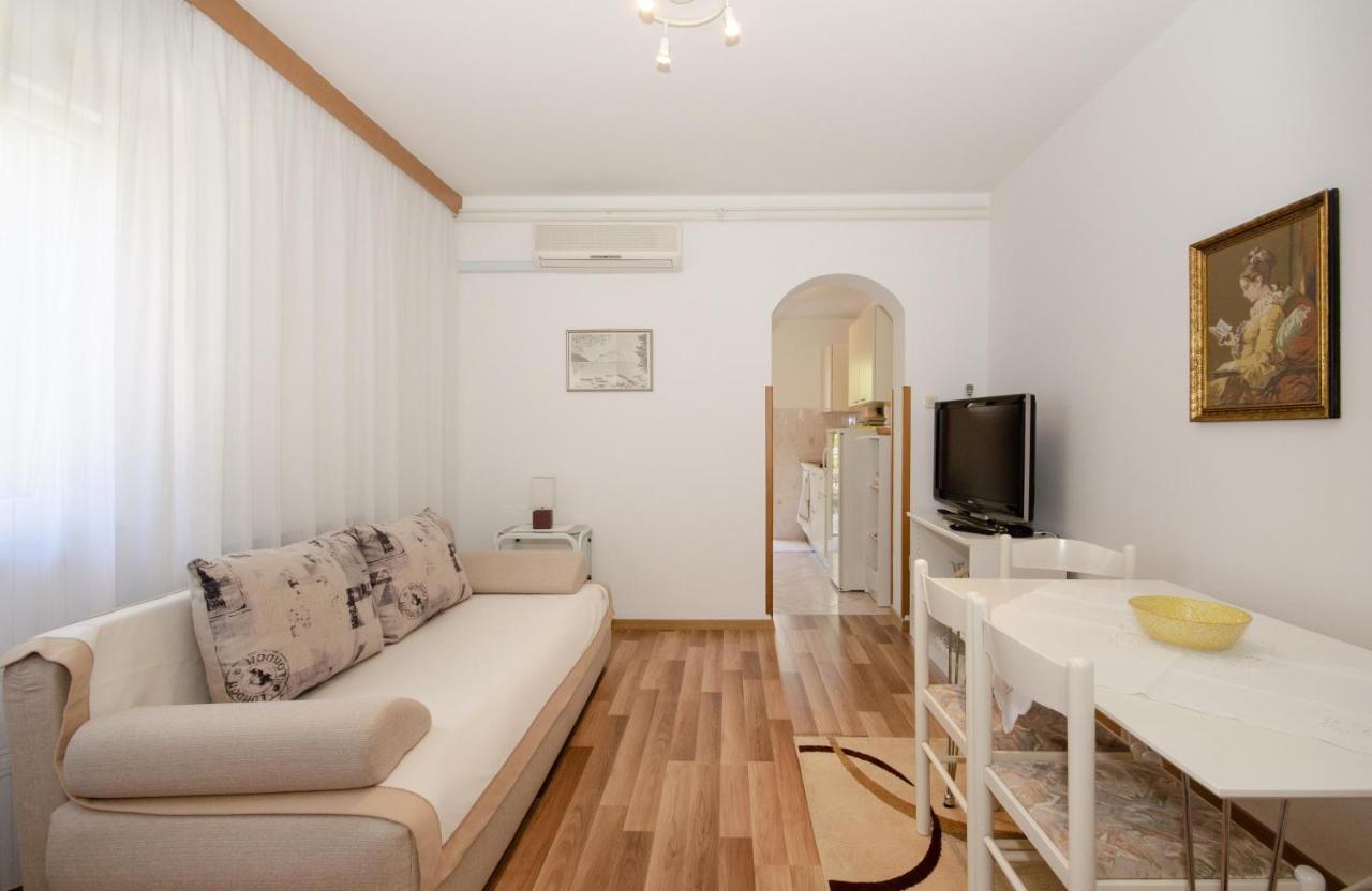 Apartments Bungavilia Rovinj Buitenkant foto